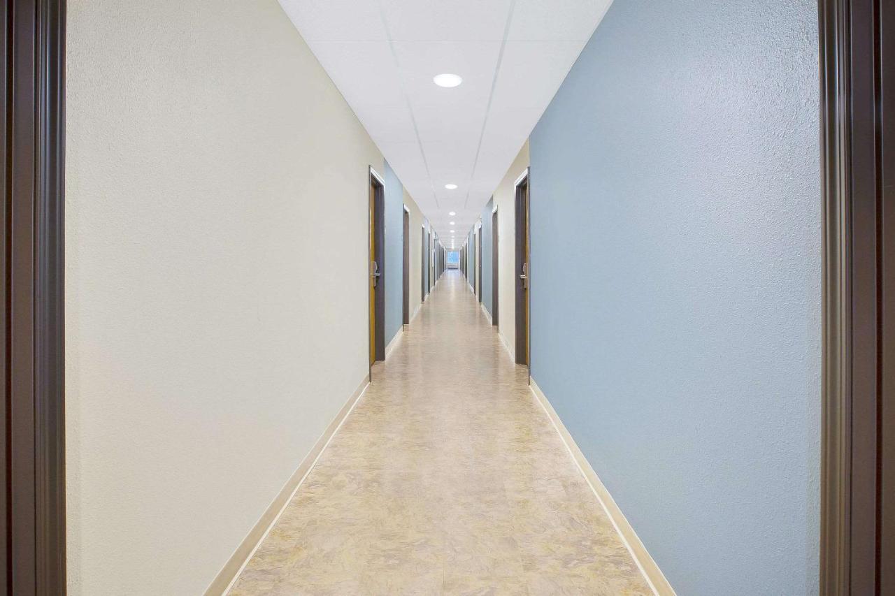 Woodspring Suites Columbus Urbancrest Grove City Exterior photo