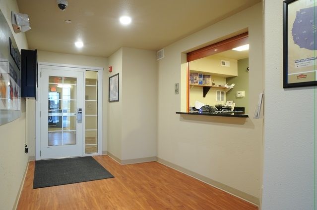 Woodspring Suites Columbus Urbancrest Grove City Interior photo