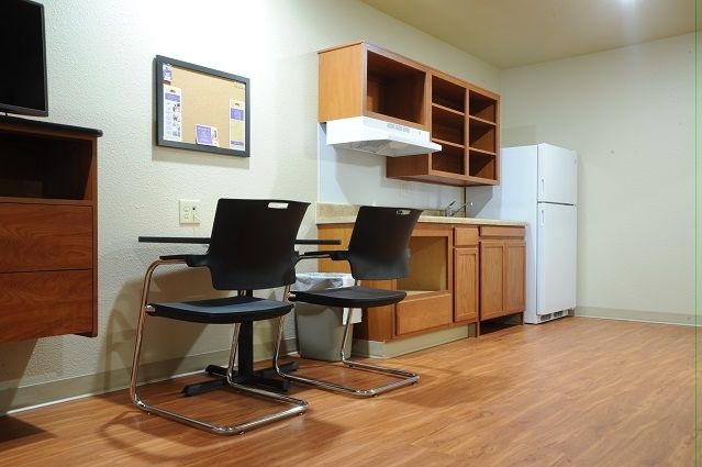Woodspring Suites Columbus Urbancrest Grove City Room photo