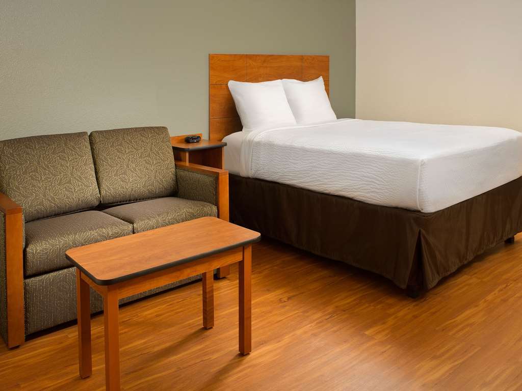 Woodspring Suites Columbus Urbancrest Grove City Room photo