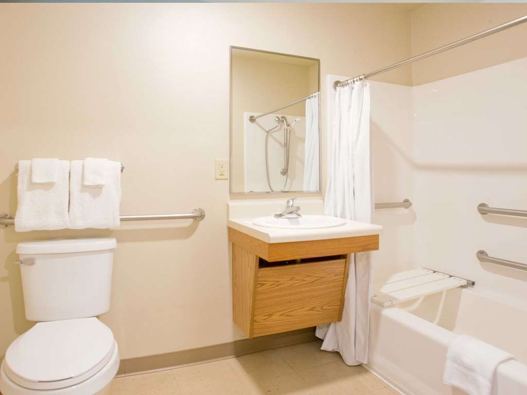 Woodspring Suites Columbus Urbancrest Grove City Room photo