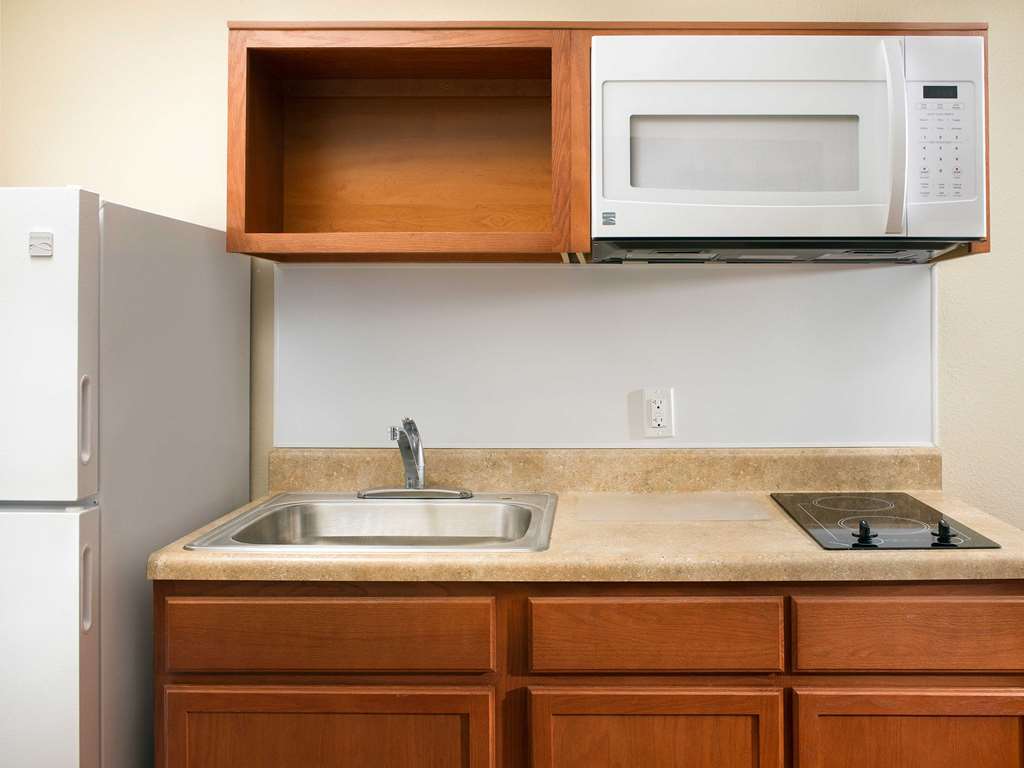 Woodspring Suites Columbus Urbancrest Grove City Room photo